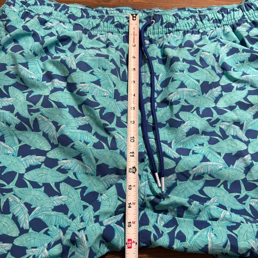 Vineyard Vines Board Shorts Mens 2XB Blue Full Graphic Leafs Fishes Floral Beach